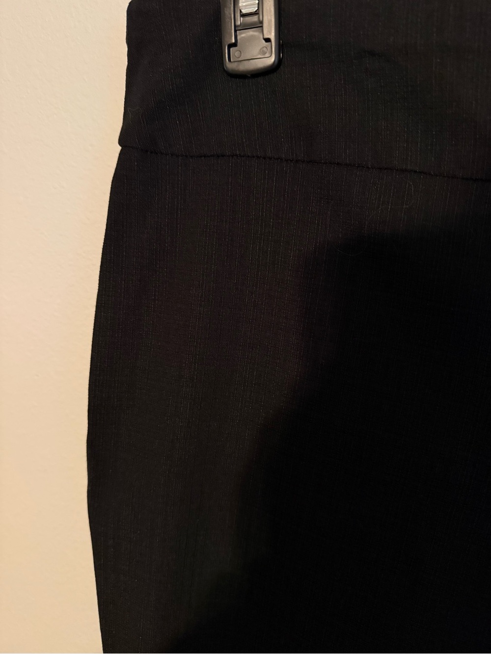 Van Heusen Black Textured Stretch Pull-On Capris - Picture 2 of 6